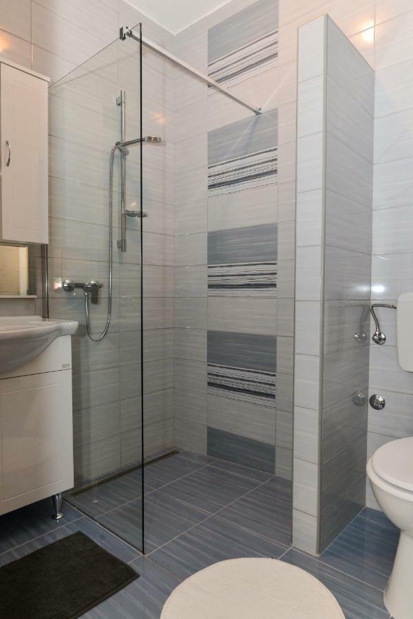 Apartment Sena 2 Привлака Екстериор снимка