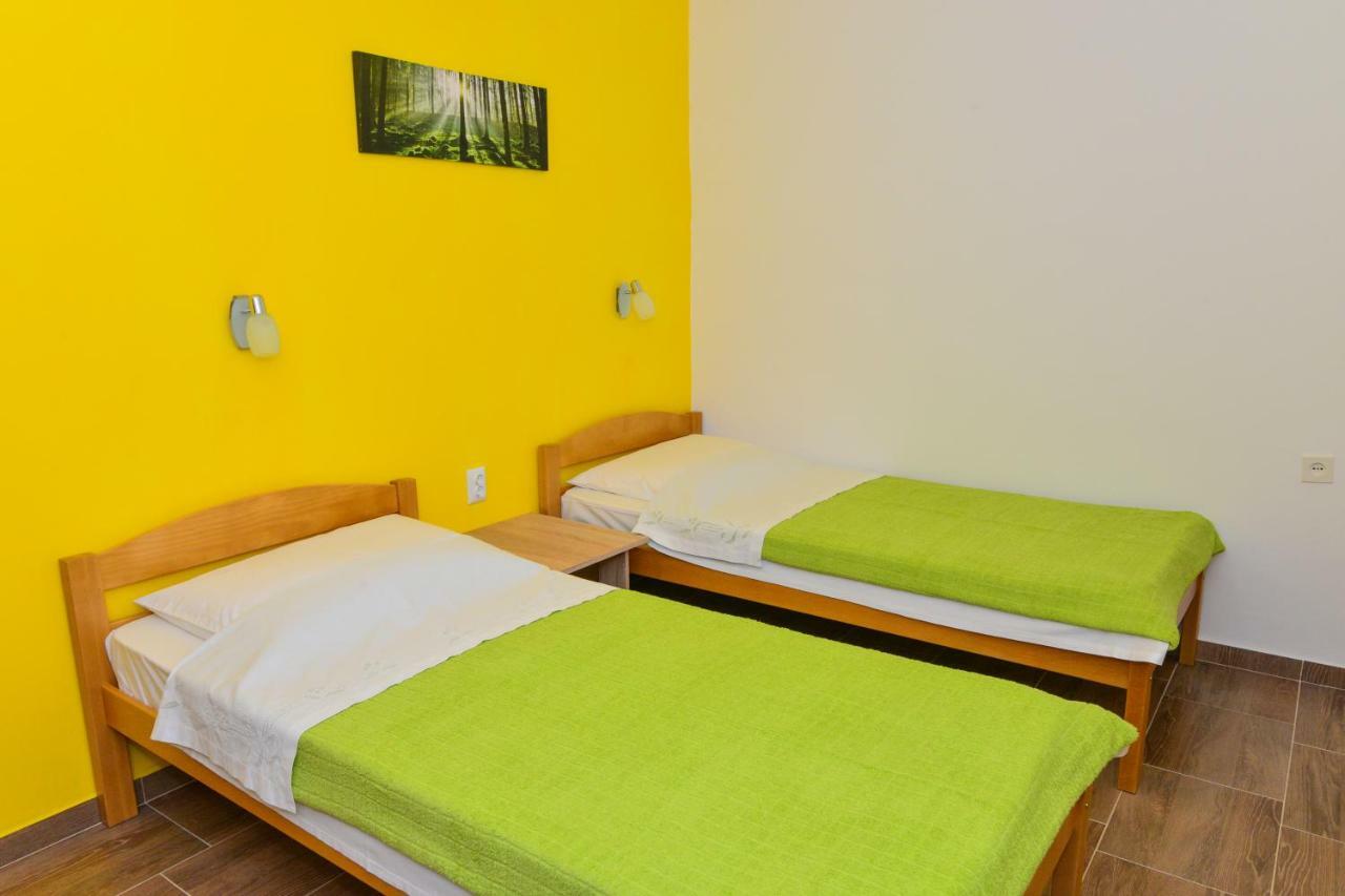 Apartment Sena 2 Привлака Екстериор снимка